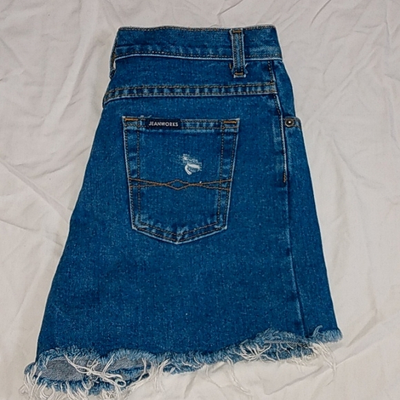 Jeanworks and Company cutoff shorts - Picture 4 of 4